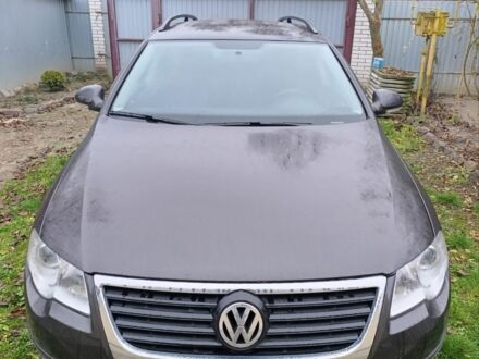 Коричневый Фольксваген Пассат Вариант, объемом двигателя 1 л и пробегом 181 тыс. км за 7900 $, фото 1 на Automoto.ua