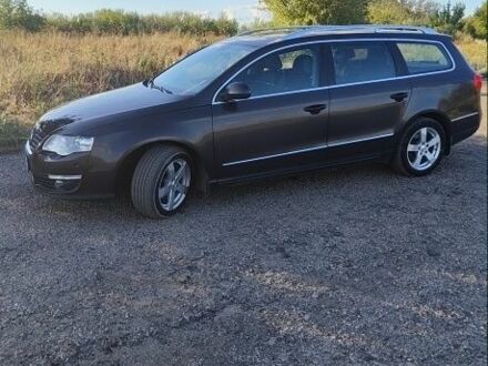 Коричневий Фольксваген Пассат Варіант, об'ємом двигуна 2 л та пробігом 237 тис. км за 7100 $, фото 1 на Automoto.ua