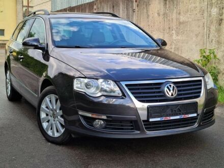 Коричневый Фольксваген Пассат Вариант, объемом двигателя 2 л и пробегом 201 тыс. км за 2084 $, фото 1 на Automoto.ua
