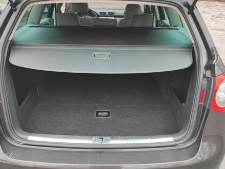 Коричневый Фольксваген Пассат Вариант, объемом двигателя 0 л и пробегом 217 тыс. км за 8799 $, фото 1 на Automoto.ua