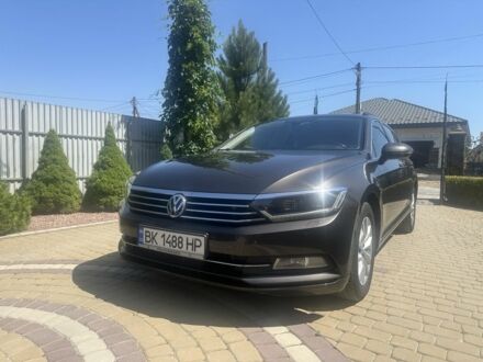 Коричневый Фольксваген Пассат Вариант, объемом двигателя 2 л и пробегом 265 тыс. км за 15300 $, фото 1 на Automoto.ua
