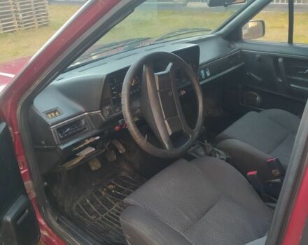 Красный Фольксваген Пассат Вариант, объемом двигателя 1.6 л и пробегом 999 тыс. км за 1550 $, фото 5 на Automoto.ua