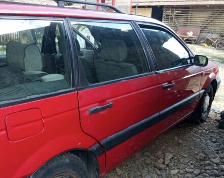 Фольксваген Пассат Вариант 1989 в Ужгороде на Automoto.ua Красный Фольксваген Пассат Вариант, объемом двигателя 1.8 л и пробегом 35 тыс. км за 1000 $, фото 4 на Automoto.ua