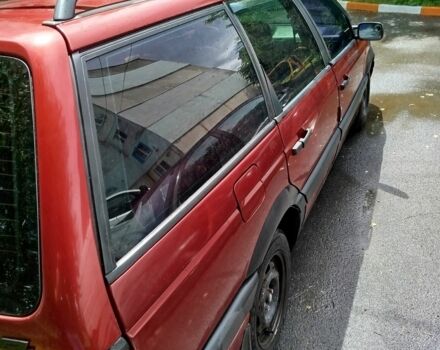 Червоний Фольксваген Пассат Варіант, об'ємом двигуна 2 л та пробігом 370 тис. км за 1900 $, фото 1 на Automoto.ua