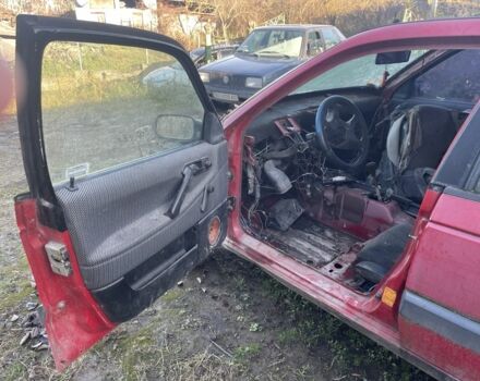 Красный Фольксваген Пассат Вариант, объемом двигателя 0 л и пробегом 300 тыс. км за 650 $, фото 5 на Automoto.ua