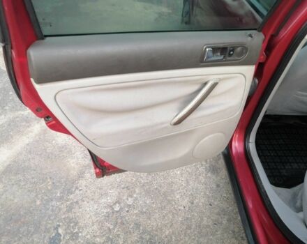 Червоний Фольксваген Пассат Варіант, об'ємом двигуна 1.8 л та пробігом 334 тис. км за 2650 $, фото 16 на Automoto.ua