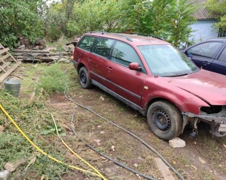 Красный Фольксваген Пассат Вариант, объемом двигателя 1.9 л и пробегом 111 тыс. км за 800 $, фото 1 на Automoto.ua