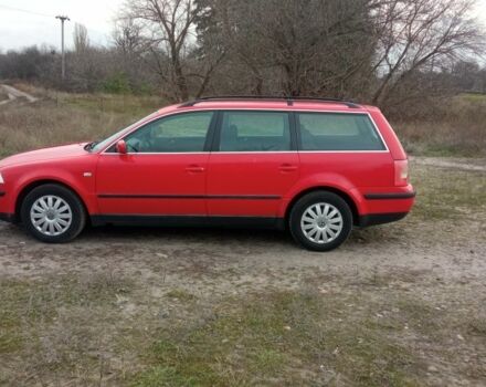 Красный Фольксваген Пассат Вариант, объемом двигателя 1.9 л и пробегом 300 тыс. км за 2300 $, фото 5 на Automoto.ua