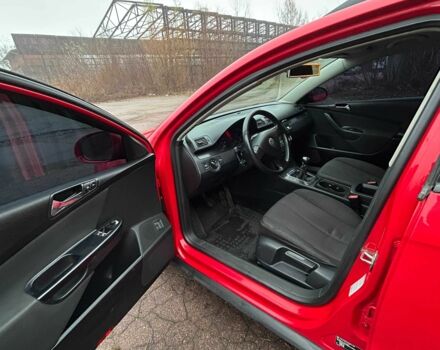 Красный Фольксваген Пассат Вариант, объемом двигателя 1.6 л и пробегом 242 тыс. км за 4500 $, фото 10 на Automoto.ua