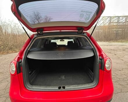 Красный Фольксваген Пассат Вариант, объемом двигателя 1.6 л и пробегом 242 тыс. км за 4500 $, фото 15 на Automoto.ua