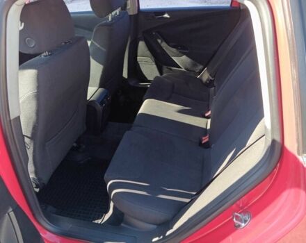 Красный Фольксваген Пассат Вариант, объемом двигателя 2 л и пробегом 313 тыс. км за 5300 $, фото 4 на Automoto.ua