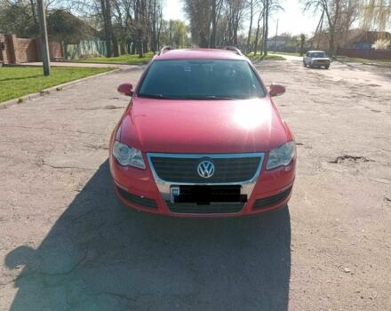 Красный Фольксваген Пассат Вариант, объемом двигателя 2 л и пробегом 313 тыс. км за 5300 $, фото 6 на Automoto.ua