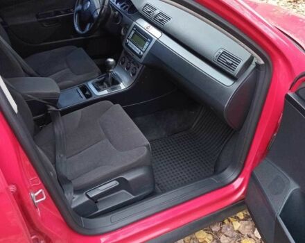 Красный Фольксваген Пассат Вариант, объемом двигателя 2 л и пробегом 313 тыс. км за 5300 $, фото 14 на Automoto.ua