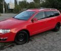 Красный Фольксваген Пассат Вариант, объемом двигателя 2 л и пробегом 300 тыс. км за 4650 $, фото 2 на Automoto.ua