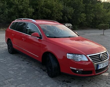 Красный Фольксваген Пассат Вариант, объемом двигателя 2 л и пробегом 300 тыс. км за 4650 $, фото 3 на Automoto.ua