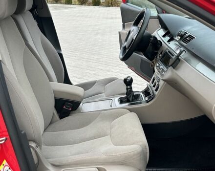 Красный Фольксваген Пассат Вариант, объемом двигателя 1.4 л и пробегом 202 тыс. км за 5400 $, фото 12 на Automoto.ua