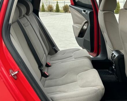 Красный Фольксваген Пассат Вариант, объемом двигателя 1.4 л и пробегом 202 тыс. км за 5400 $, фото 15 на Automoto.ua