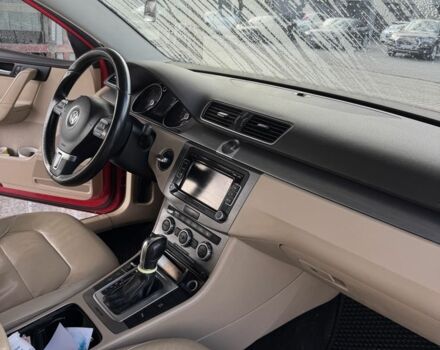 Красный Фольксваген Пассат Вариант, объемом двигателя 2 л и пробегом 300 тыс. км за 8950 $, фото 8 на Automoto.ua