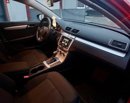 Красный Фольксваген Пассат Вариант, объемом двигателя 2 л и пробегом 280 тыс. км за 8550 $, фото 13 на Automoto.ua