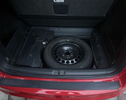 Красный Фольксваген Пассат Вариант, объемом двигателя 2 л и пробегом 280 тыс. км за 8550 $, фото 12 на Automoto.ua