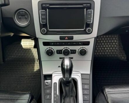 Червоний Фольксваген Пассат Варіант, об'ємом двигуна 2 л та пробігом 280 тис. км за 11700 $, фото 16 на Automoto.ua