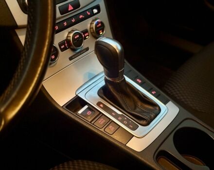 Красный Фольксваген Пассат Вариант, объемом двигателя 2 л и пробегом 280 тыс. км за 8550 $, фото 20 на Automoto.ua