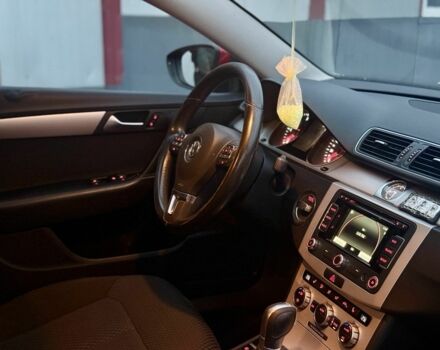 Красный Фольксваген Пассат Вариант, объемом двигателя 2 л и пробегом 280 тыс. км за 8550 $, фото 15 на Automoto.ua