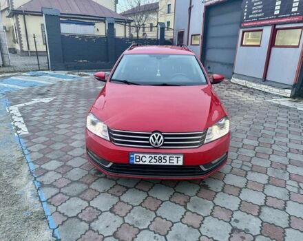 Красный Фольксваген Пассат Вариант, объемом двигателя 2 л и пробегом 280 тыс. км за 8550 $, фото 1 на Automoto.ua