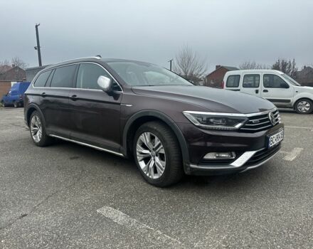 Красный Фольксваген Пассат Вариант, объемом двигателя 2 л и пробегом 227 тыс. км за 19700 $, фото 3 на Automoto.ua