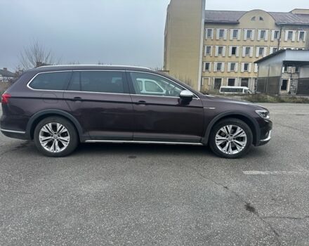 Красный Фольксваген Пассат Вариант, объемом двигателя 2 л и пробегом 227 тыс. км за 19700 $, фото 1 на Automoto.ua