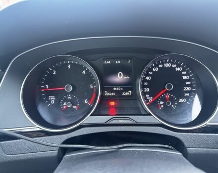 Красный Фольксваген Пассат Вариант, объемом двигателя 2 л и пробегом 227 тыс. км за 19700 $, фото 7 на Automoto.ua