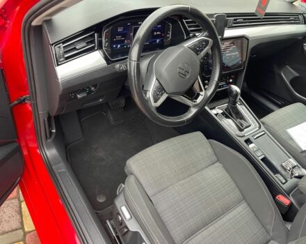 Красный Фольксваген Пассат Вариант, объемом двигателя 2 л и пробегом 240 тыс. км за 19900 $, фото 7 на Automoto.ua