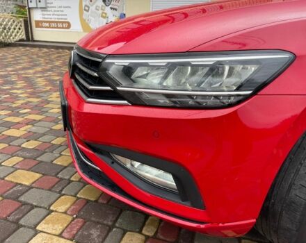 Красный Фольксваген Пассат Вариант, объемом двигателя 2 л и пробегом 240 тыс. км за 19900 $, фото 6 на Automoto.ua