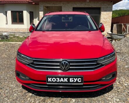 Красный Фольксваген Пассат Вариант, объемом двигателя 2 л и пробегом 240 тыс. км за 19900 $, фото 2 на Automoto.ua