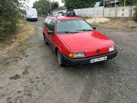 Фольксваген Пассат Вариант 1988 в Каменское - Днепродзержинск на Automoto.ua Красный Фольксваген Пассат Вариант, объемом двигателя 1.8 л и пробегом 200 тыс. км за 900 $, фото 1 на Automoto.ua