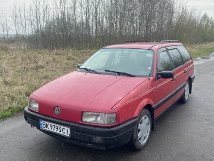 Фольксваген Пассат Вариант 1990 в Ровно на Automoto.ua Красный Фольксваген Пассат Вариант, объемом двигателя 1.8 л и пробегом 458 тыс. км за 1550 $, фото 1 на Automoto.ua