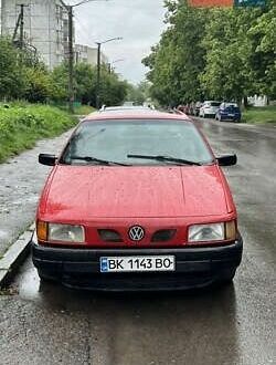 Фольксваген Пассат Вариант 1992 в Ровно на Automoto.ua Красный Фольксваген Пассат Вариант, объемом двигателя 1.8 л и пробегом 500 тыс. км за 1100 $, фото 1 на Automoto.ua