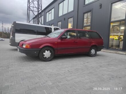 Фольксваген Пассат Варіант 1993 у Івано-Франківську на Automoto.ua Червоний Фольксваген Пассат Варіант, об'ємом двигуна 1.9 л та пробігом 344 тис. км за 1750 $, фото 1 на Automoto.ua