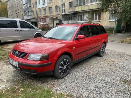 Фольксваген Пассат Вариант 1998 в Полтаве на Automoto.ua Красный Фольксваген Пассат Вариант, объемом двигателя 1.6 л и пробегом 300 тыс. км за 3400 $, фото 1 на Automoto.ua