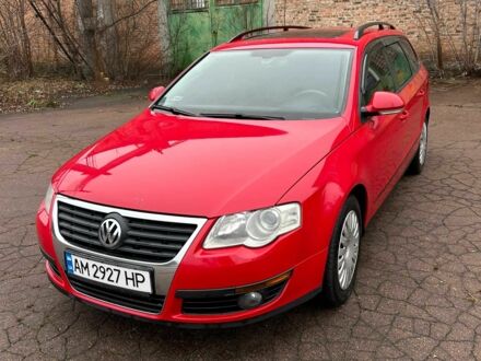 Красный Фольксваген Пассат Вариант, объемом двигателя 1.6 л и пробегом 242 тыс. км за 4500 $, фото 1 на Automoto.ua