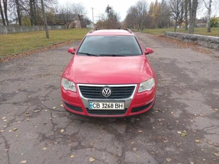 Красный Фольксваген Пассат Вариант, объемом двигателя 2 л и пробегом 313 тыс. км за 5300 $, фото 1 на Automoto.ua
