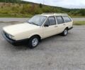 Желтый Фольксваген Пассат Вариант, объемом двигателя 0 л и пробегом 300 тыс. км за 1350 $, фото 1 на Automoto.ua