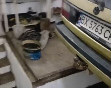 Желтый Фольксваген Пассат Вариант, объемом двигателя 1.6 л и пробегом 350 тыс. км за 1300 $, фото 1 на Automoto.ua