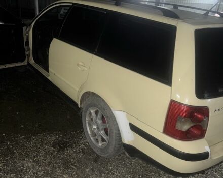 Желтый Фольксваген Пассат Вариант, объемом двигателя 1.9 л и пробегом 38 тыс. км за 2900 $, фото 1 на Automoto.ua