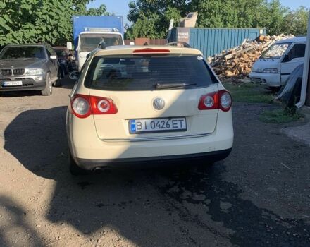 Жовтий Фольксваген Пассат Варіант, об'ємом двигуна 2 л та пробігом 350 тис. км за 3550 $, фото 4 на Automoto.ua