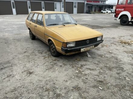 Фольксваген Пассат Варіант 1979 у Белой Церкве на Automoto.ua Жовтий Фольксваген Пассат Варіант, об'ємом двигуна 1.3 л та пробігом 300 тис. км за 500 $, фото 1 на Automoto.ua