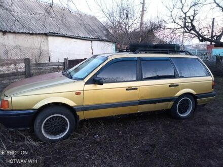 Жовтий Фольксваген Пассат Варіант, об'ємом двигуна 1.6 л та пробігом 350 тис. км за 1150 $, фото 1 на Automoto.ua