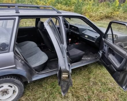 Серый Фольксваген Пассат Вариант, объемом двигателя 1.8 л и пробегом 330 тыс. км за 999 $, фото 6 на Automoto.ua