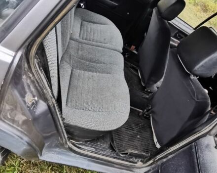 Серый Фольксваген Пассат Вариант, объемом двигателя 1.8 л и пробегом 330 тыс. км за 999 $, фото 7 на Automoto.ua