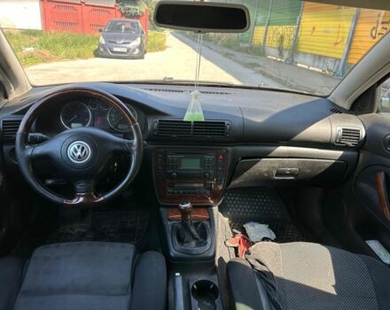 Фольксваген Пассат Вариант 2002 в Кременце на Automoto.ua Серый Фольксваген Пассат Вариант, объемом двигателя 0 л и пробегом 300 тыс. км за 1799 $, фото 5 на Automoto.ua